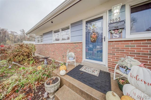 2893 Lesmer Court, St Louis, MO 63114
