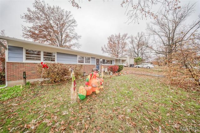 2893 Lesmer Court, St Louis, MO 63114