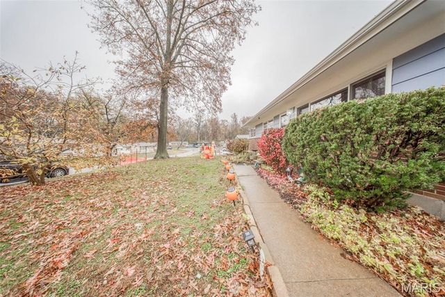 2893 Lesmer Court, St Louis, MO 63114