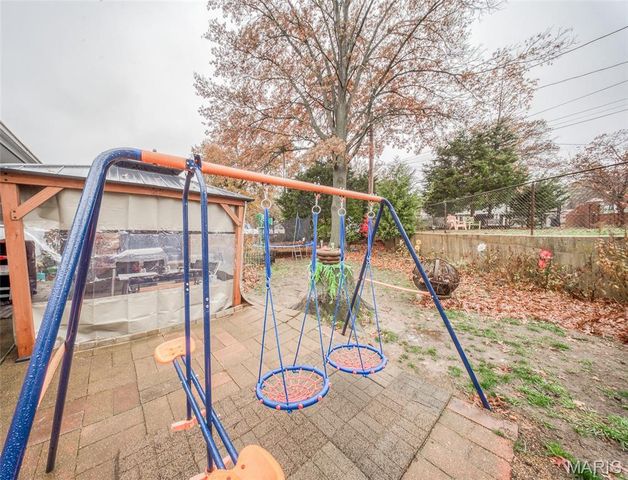 2893 Lesmer Court, St Louis, MO 63114