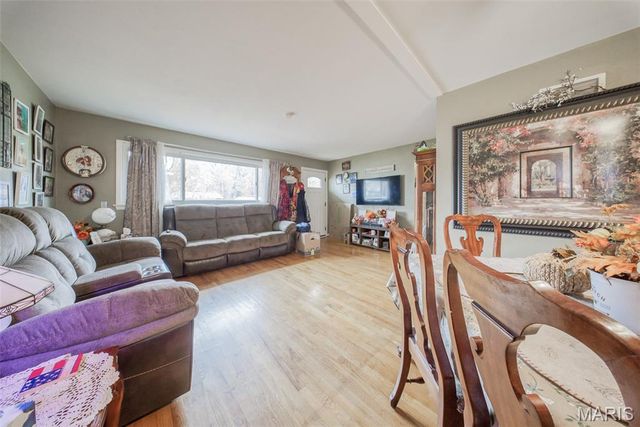 2893 Lesmer Court, St Louis, MO 63114