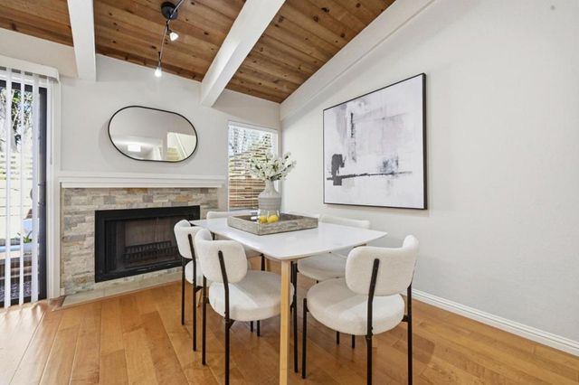 751 W Middlefield Road C, Mountain View, CA 94043