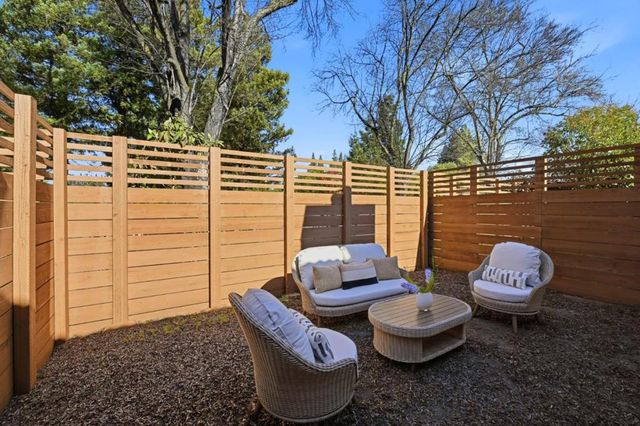 751 W Middlefield Road C, Mountain View, CA 94043