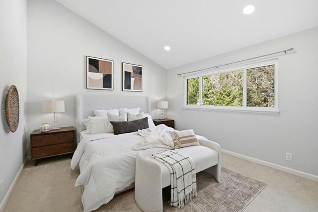 751 W Middlefield Road C, Mountain View, CA 94043