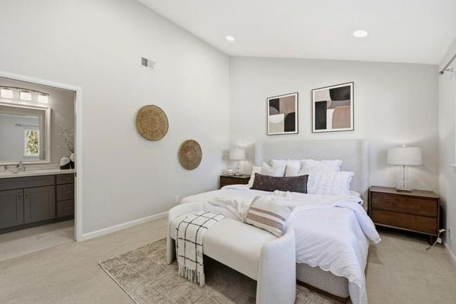 751 W Middlefield Road C, Mountain View, CA 94043