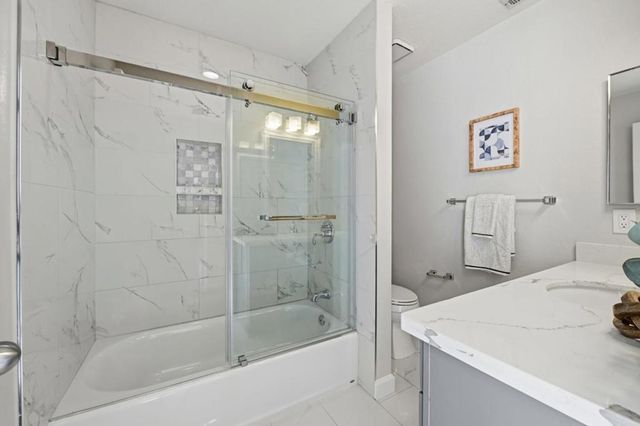 751 W Middlefield Road C, Mountain View, CA 94043