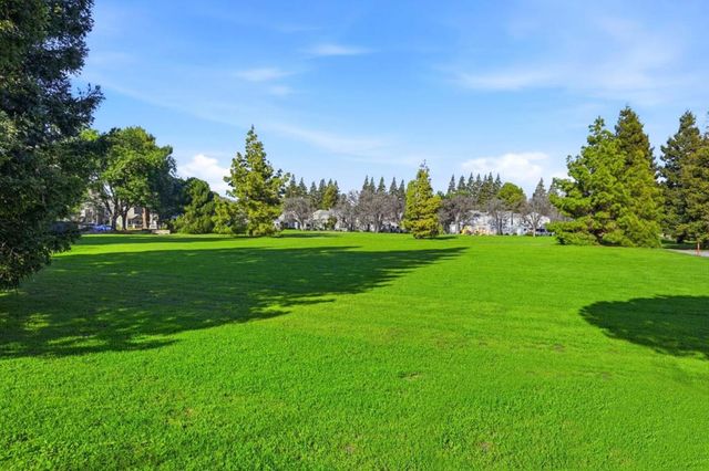 751 W Middlefield Road C, Mountain View, CA 94043