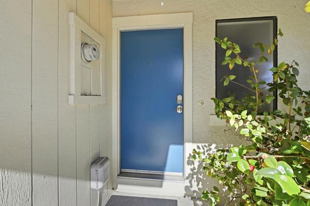 751 W Middlefield Road C, Mountain View, CA 94043