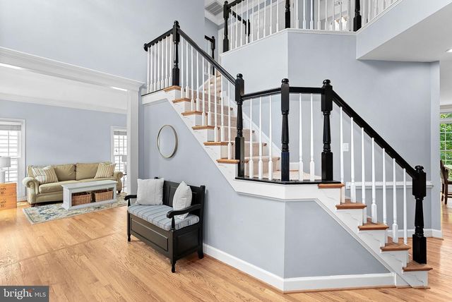 25781 PLANTING FIELD DR, Chantilly, VA 20152