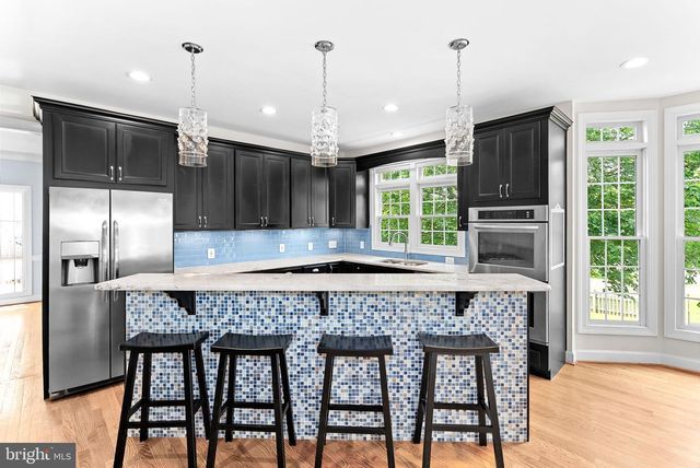 25781 PLANTING FIELD DR, Chantilly, VA 20152