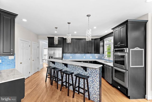 25781 PLANTING FIELD DR, Chantilly, VA 20152