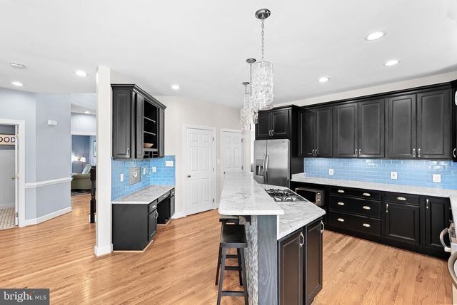 25781 PLANTING FIELD DR, Chantilly, VA 20152