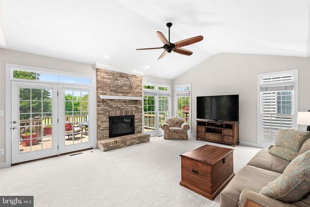 25781 PLANTING FIELD DR, Chantilly, VA 20152