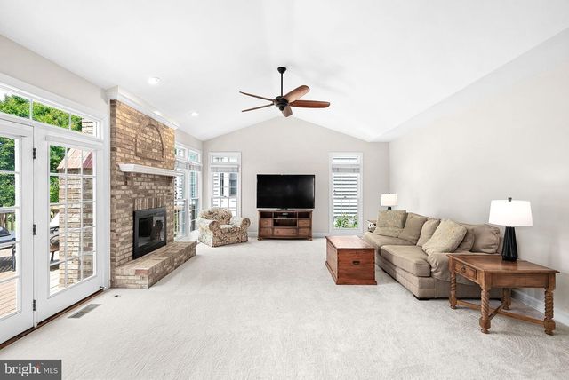 25781 PLANTING FIELD DR, Chantilly, VA 20152