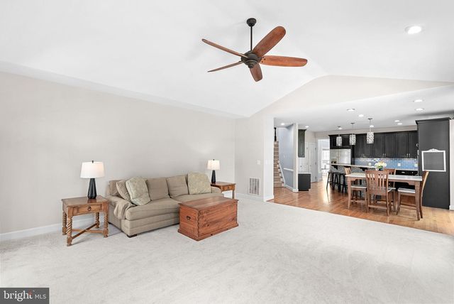 25781 PLANTING FIELD DR, Chantilly, VA 20152