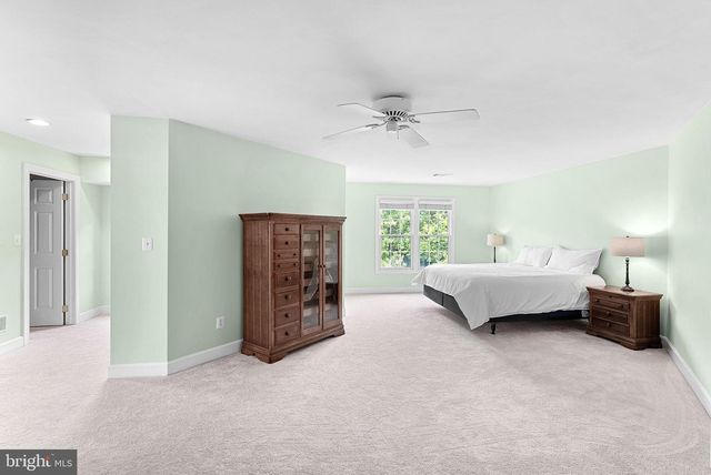 25781 PLANTING FIELD DR, Chantilly, VA 20152