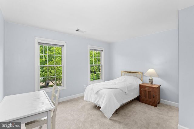 25781 PLANTING FIELD DR, Chantilly, VA 20152