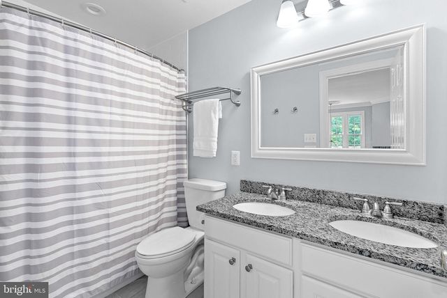 25781 PLANTING FIELD DR, Chantilly, VA 20152