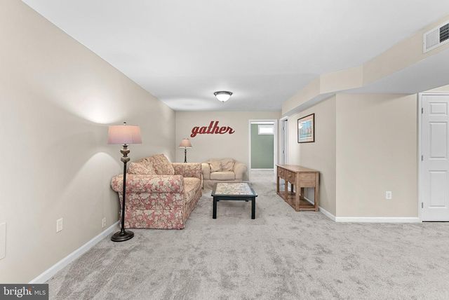 25781 PLANTING FIELD DR, Chantilly, VA 20152