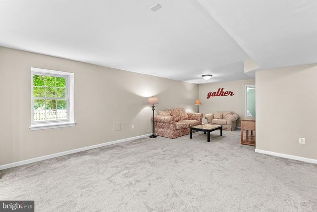 25781 PLANTING FIELD DR, Chantilly, VA 20152