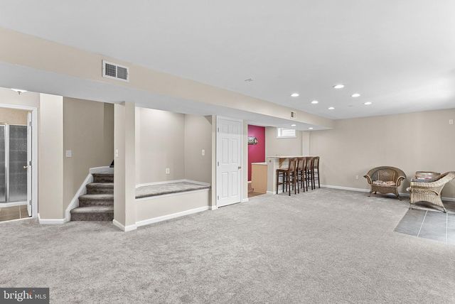 25781 PLANTING FIELD DR, Chantilly, VA 20152