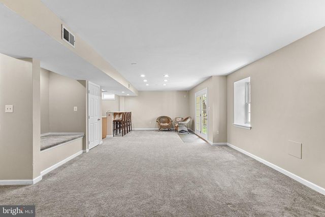 25781 PLANTING FIELD DR, Chantilly, VA 20152