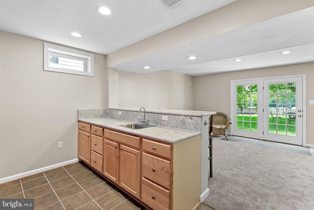 25781 PLANTING FIELD DR, Chantilly, VA 20152