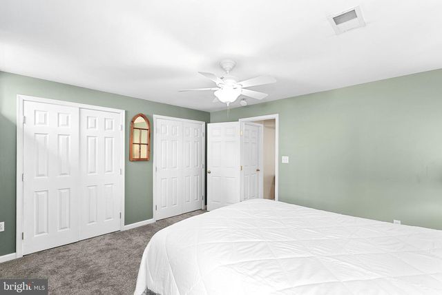 25781 PLANTING FIELD DR, Chantilly, VA 20152