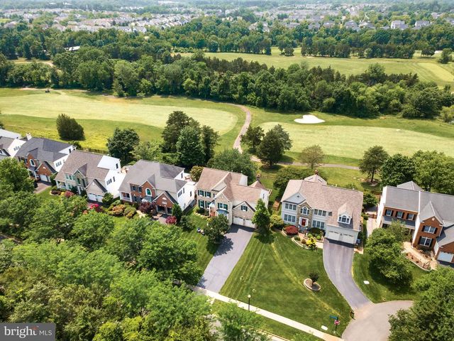25781 PLANTING FIELD DR, Chantilly, VA 20152