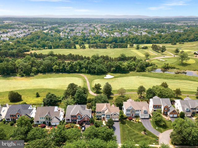 25781 PLANTING FIELD DR, Chantilly, VA 20152