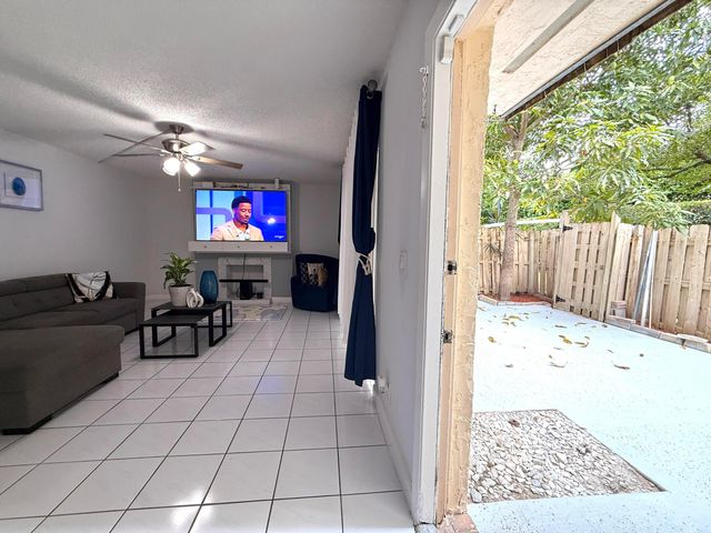 1684 Forest Lakes Circle A, West Palm Beach, FL 33406
