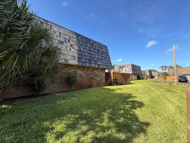 1684 Forest Lakes Circle A, West Palm Beach, FL 33406