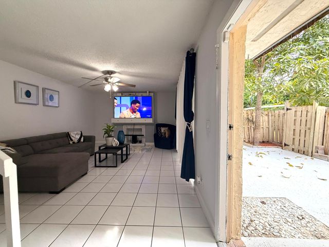 1684 Forest Lakes Circle A, West Palm Beach, FL 33406