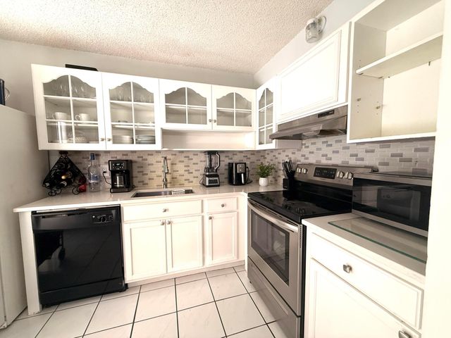 1684 Forest Lakes Circle A, West Palm Beach, FL 33406