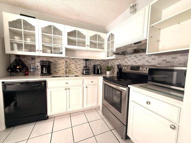 1684 Forest Lakes Circle A, West Palm Beach, FL 33406