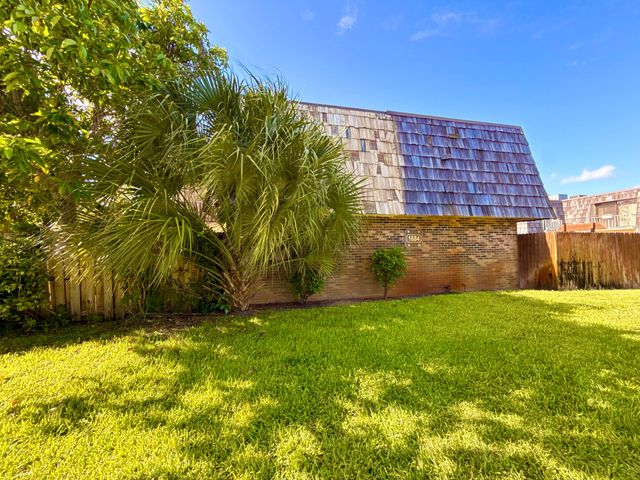 1684 Forest Lakes Circle A, West Palm Beach, FL 33406