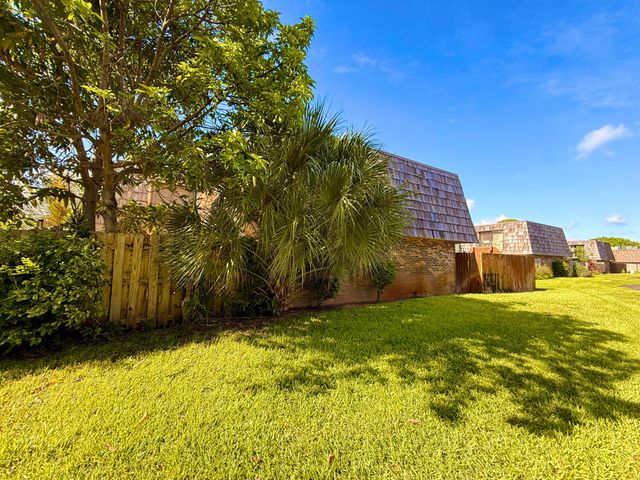 1684 Forest Lakes Circle A, West Palm Beach, FL 33406