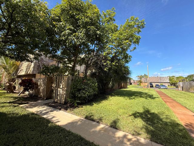 1684 Forest Lakes Circle A, West Palm Beach, FL 33406