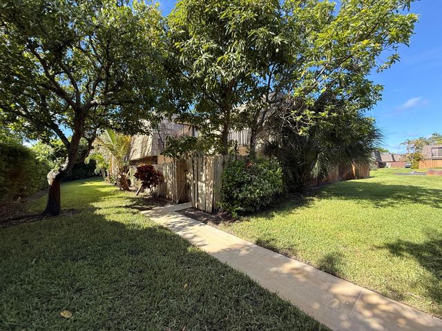 1684 Forest Lakes Circle A, West Palm Beach, FL 33406