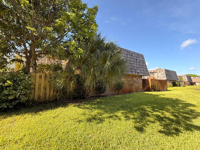 1684 Forest Lakes Circle A, West Palm Beach, FL 33406