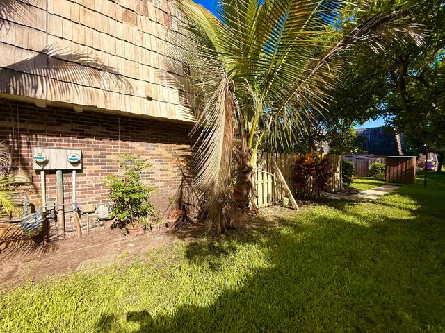1684 Forest Lakes Circle A, West Palm Beach, FL 33406
