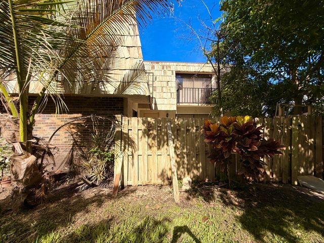 1684 Forest Lakes Circle A, West Palm Beach, FL 33406