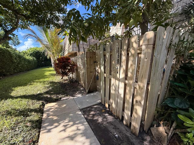 1684 Forest Lakes Circle A, West Palm Beach, FL 33406