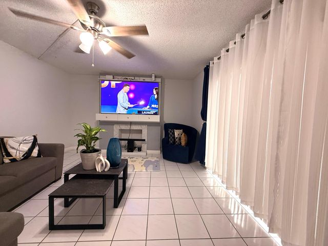 1684 Forest Lakes Circle A, West Palm Beach, FL 33406