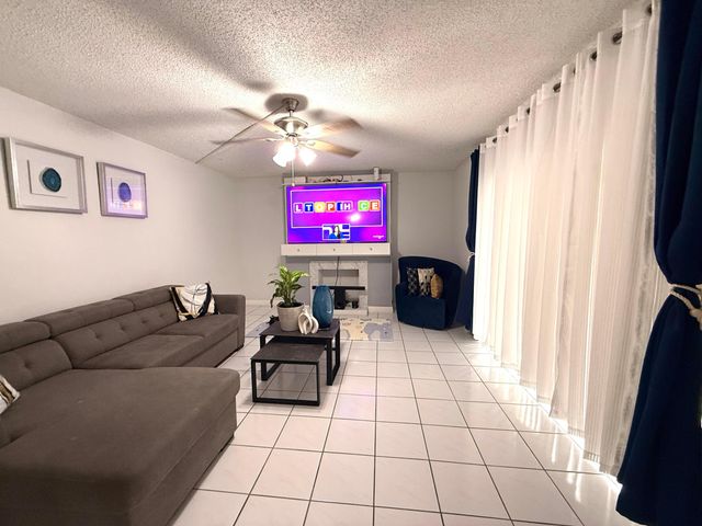 1684 Forest Lakes Circle A, West Palm Beach, FL 33406