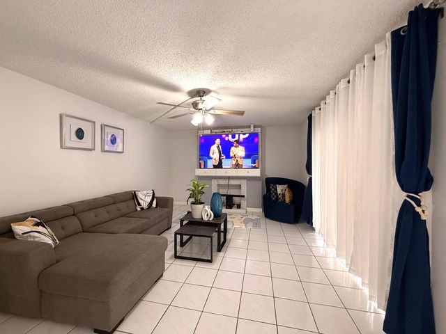 1684 Forest Lakes Circle A, West Palm Beach, FL 33406
