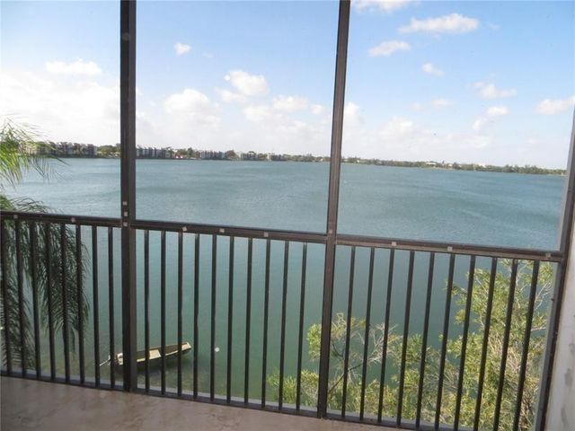 110 LAKE EMERALD Drive 409, Oakland Park, FL 33309