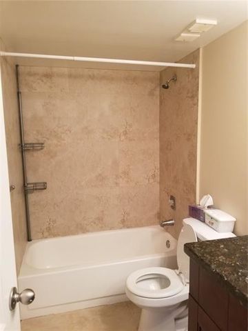 110 LAKE EMERALD Drive 409, Oakland Park, FL 33309