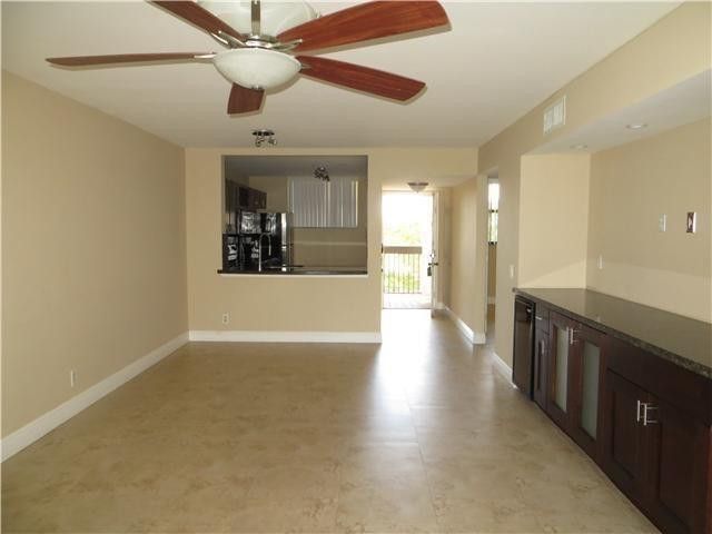 110 LAKE EMERALD Drive 409, Oakland Park, FL 33309