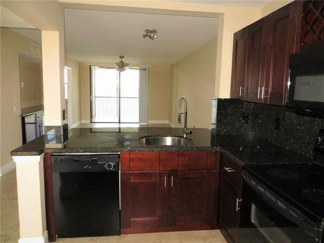110 LAKE EMERALD Drive 409, Oakland Park, FL 33309